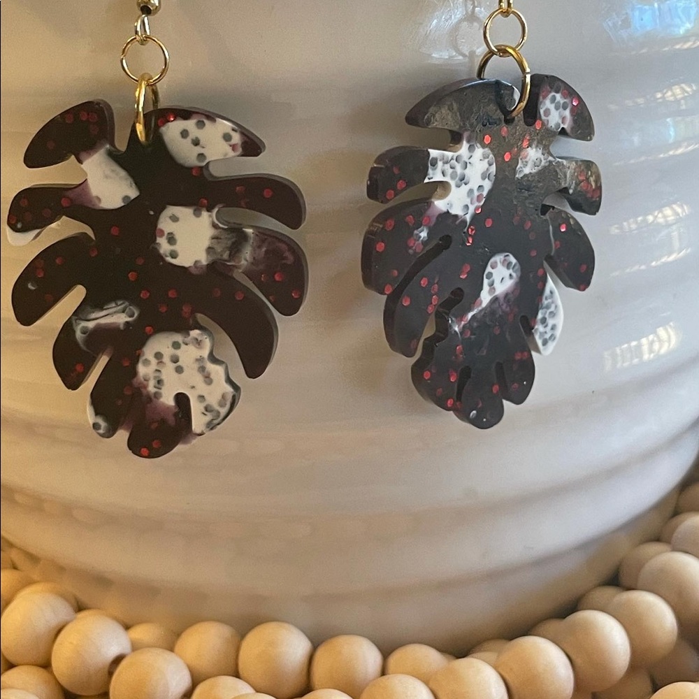 Abstract dots maroon and white dangle